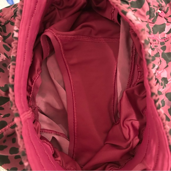 Lululemon Track That Mid-Rise Lined Short 5” Cheetah Camo Magenta Purple Multi - Picture 8 of 10